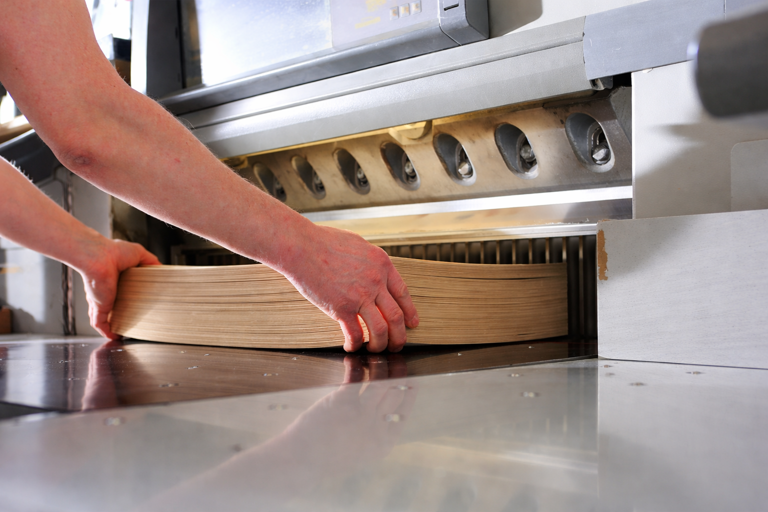 Guillotine cutting kraft paper to custom size Australia